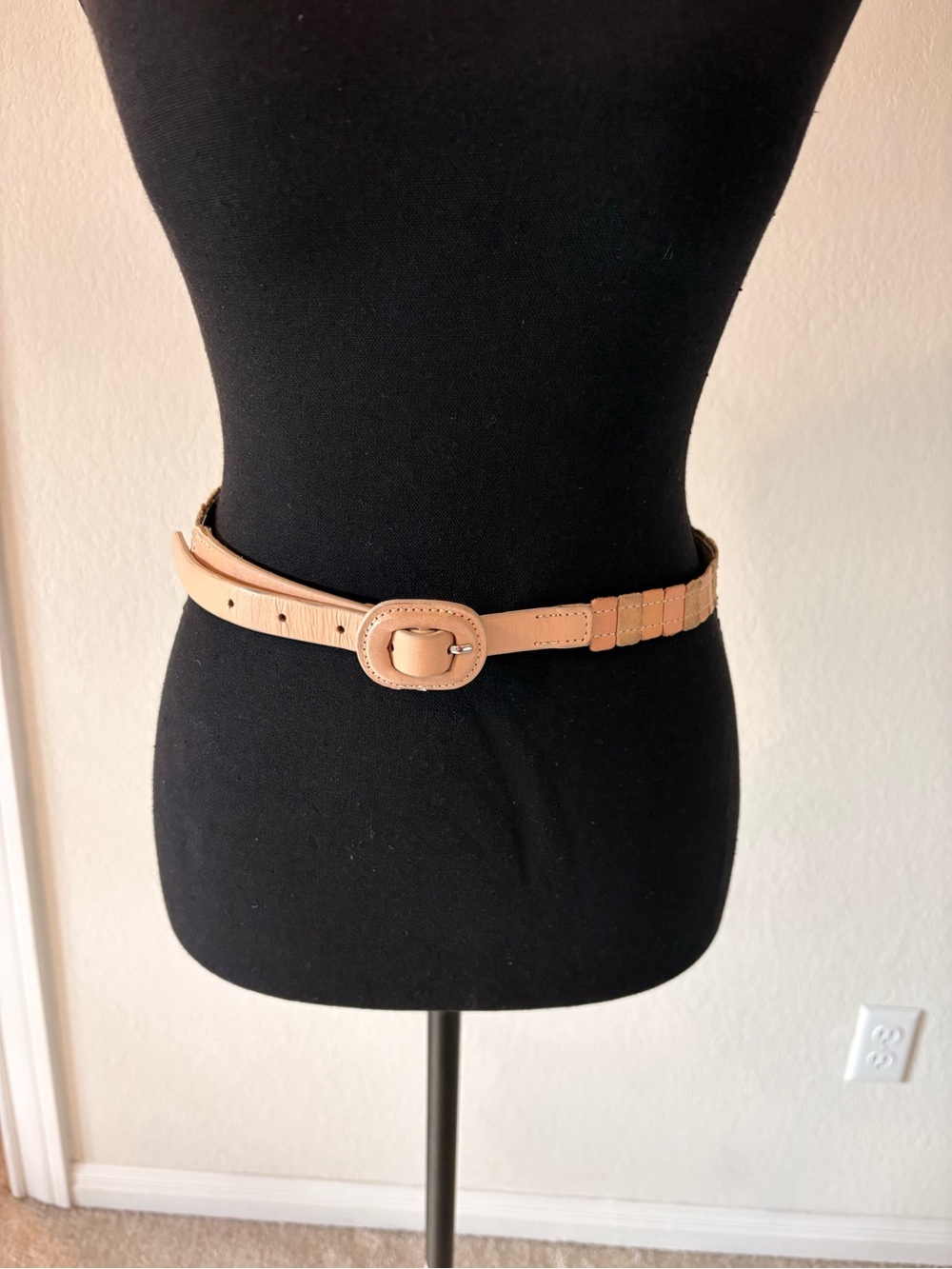 Anthropologie Beige Stretchy Leather & Suede Waist Belt with Oval Buckle Sz S